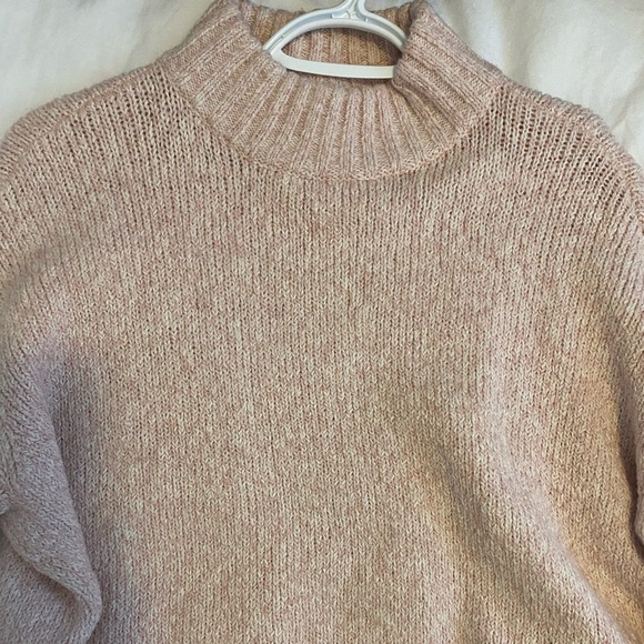 American Eagle Turtleneck Sweater (light pink) - Picture 4 of 4
